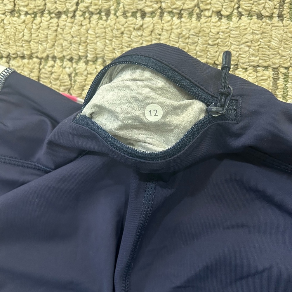 Lululemon Navy Blue Athletic Capris with Tie-Dye Waistband size 12 - Picture 5 of 5